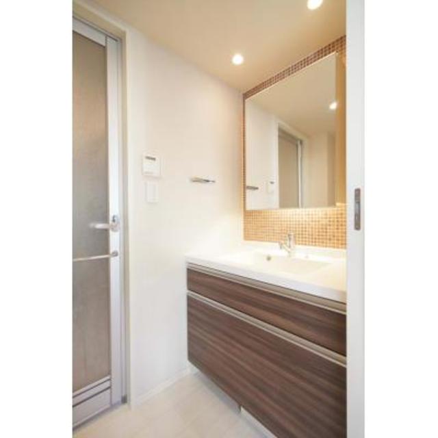 洗面設備　※写真は同タイプ住戸です。