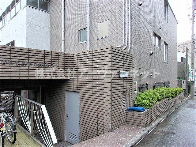 ドルフケンマートの外観写真