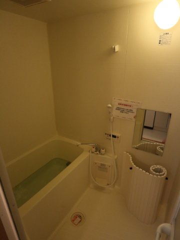 バス・シャワールーム　※別部屋の写真になります。現状優先です。