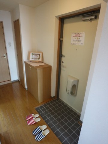 玄関　※別部屋の写真になります。現状優先です。