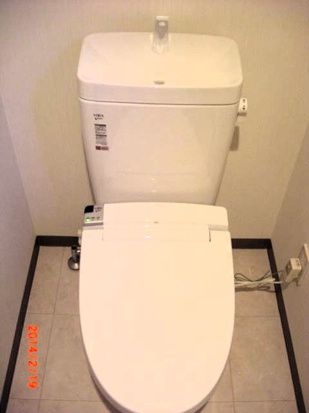 京王線 桜上水駅 徒歩6分 5階建 築13年のトイレ写真