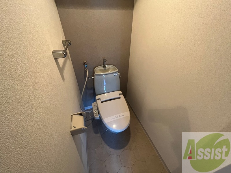 トイレ　トイレです。ウォシュレット付を探している方、おすすめです。