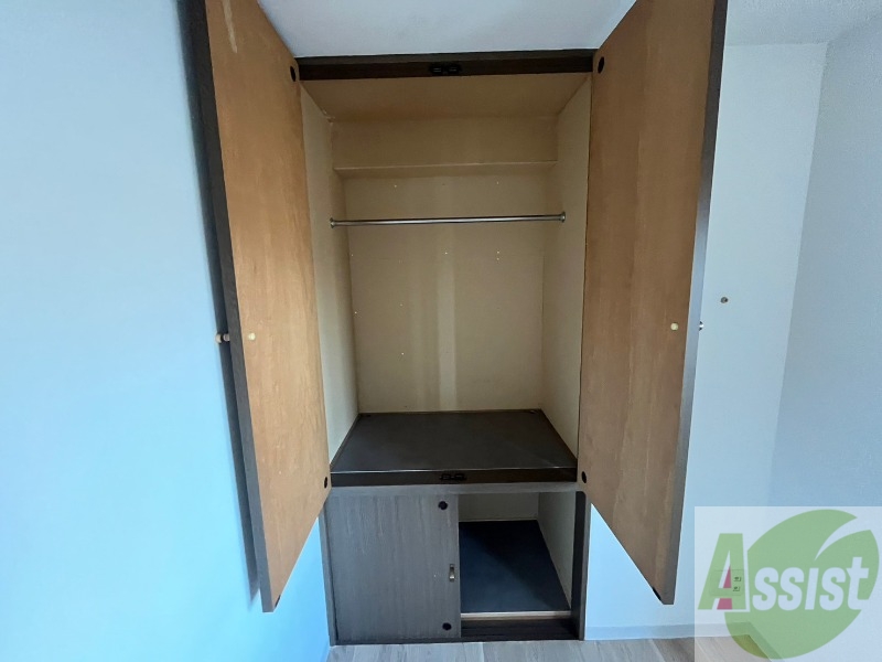 収納　寝室の収納です。部屋がすっきり片付きます。
