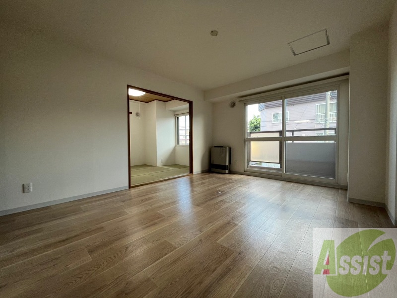 居室・リビング　広くてキレイなお部屋が広がっていて、充実した生活が送れそう。