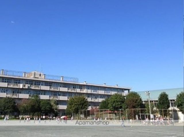 小学校　さいたま市立新開小学校（小学校）まで1025m