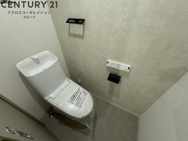 トイレ　温水洗浄便座付きのトイレです♪