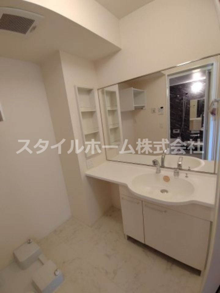 洗面設備　使いやすい洗面所です
