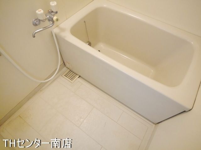 バス・シャワールーム　同物件別部屋写真