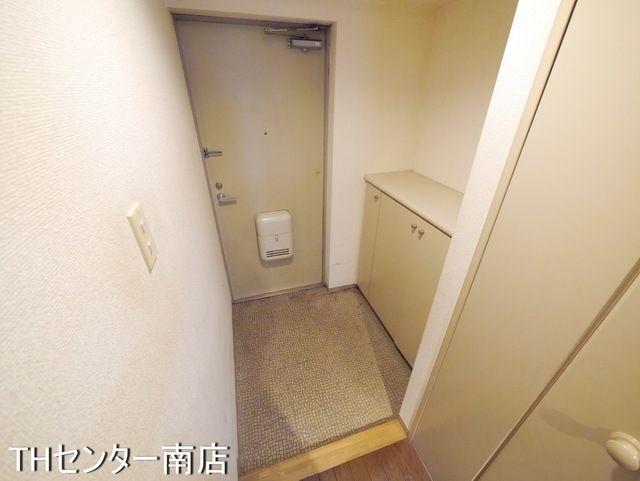 玄関　同物件別部屋写真