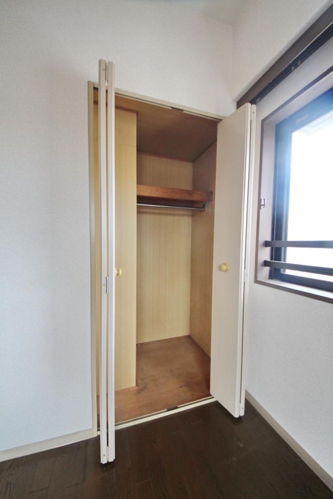 収納　同物件別部屋写真