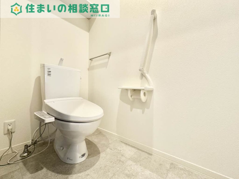 愛知環状鉄道 中岡崎駅 徒歩9分 2階建 築10年のトイレ写真