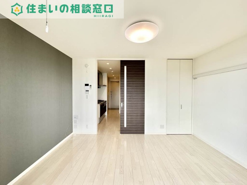 愛知環状鉄道 中岡崎駅 徒歩9分 2階建 築10年の居間写真