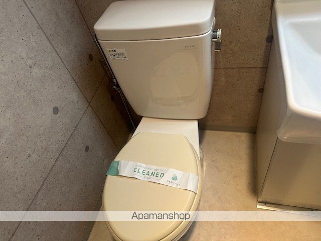 西武新宿線 高田馬場駅 徒歩7分 4階建 築26年のトイレ写真