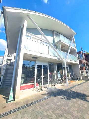 建物外観　(1)建物外観