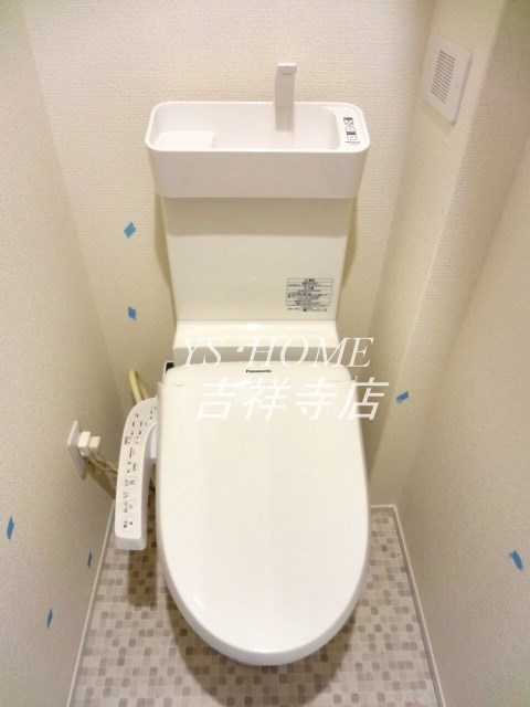 西武新宿線 下井草駅 徒歩4分 2階建 築12年のトイレ写真