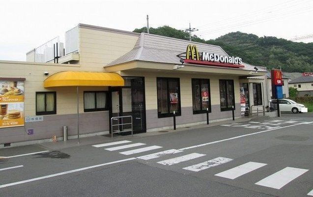 飲食店　マクドナルド都留店（飲食店）まで1600m