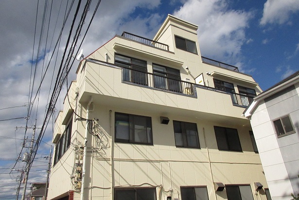 建物外観　南向きの建物