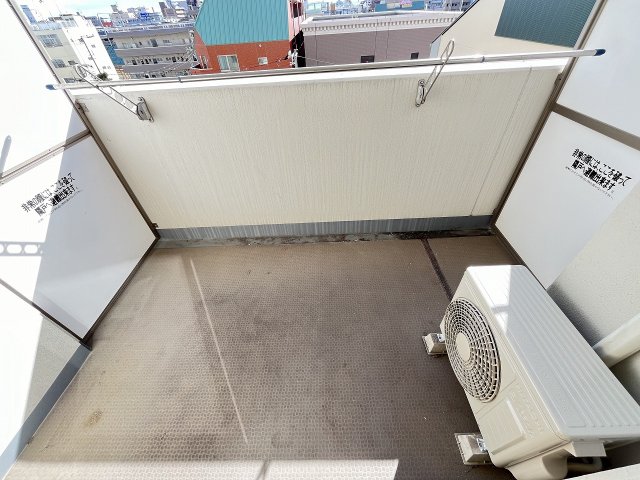 バルコニー　モデル写真