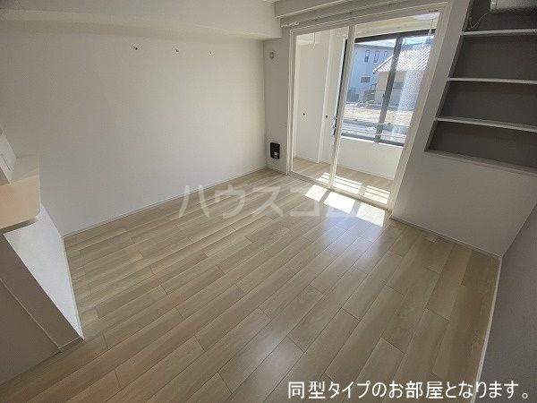 パレス-MTの居間写真