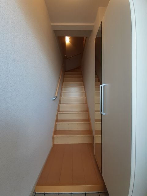 ラ ルミエールBの玄関写真