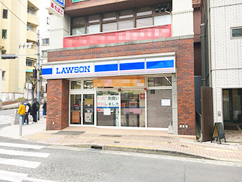 コンビニ　ローソンセントポール通店（コンビニ）まで184m