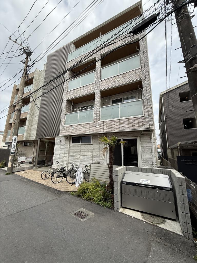 建物外観　3F左側のお部屋です！！