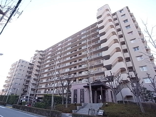 伊丹市西野のマンションの建物外観