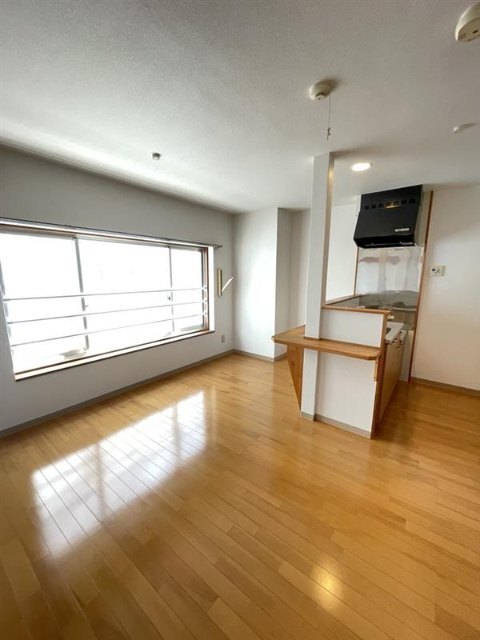 国分町ヴィラKYの居間写真