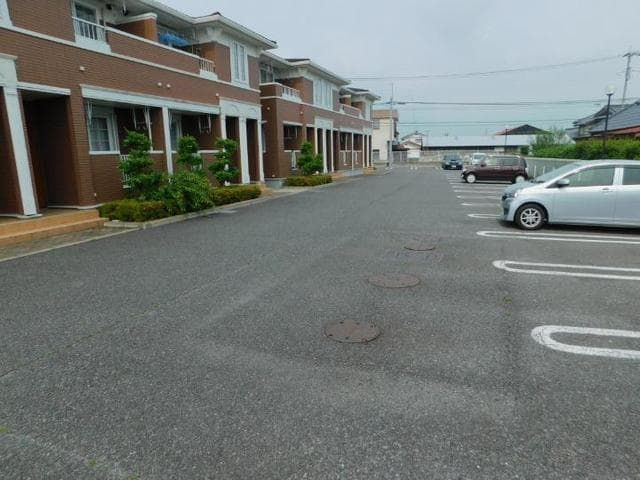 【さくら市蒲須坂のアパートの駐車場】