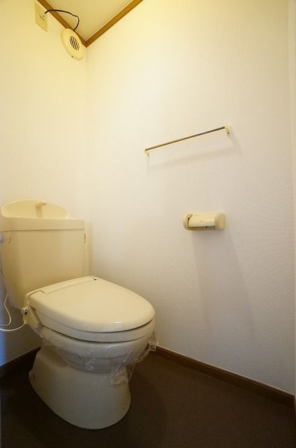 【須賀川市仲の町のアパートのトイレ】