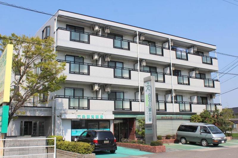 【高松市六条町のマンションの建物外観】