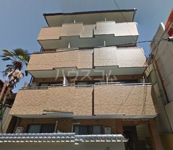 京都市中京区西ノ京北壺井町のマンションの建物外観