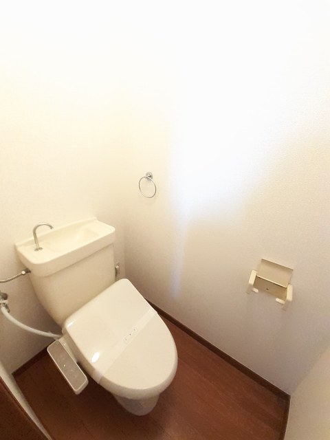 【岡山市南区箕島のアパートのトイレ】