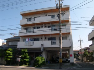 港人（みなと）11番館の建物外観