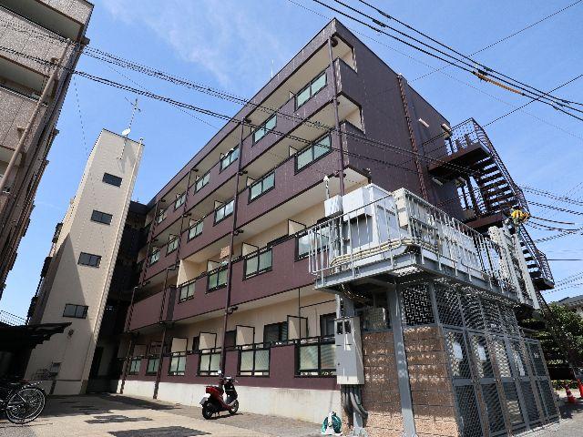 【木津川市相楽のマンションの建物外観】