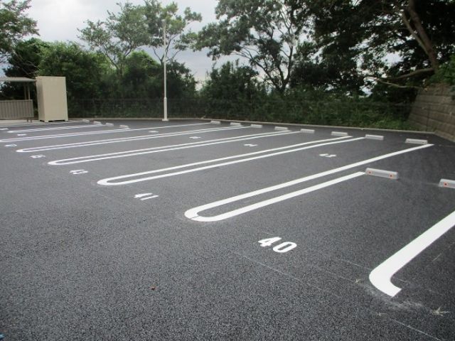 【袖ケ浦市蔵波のアパートの駐車場】