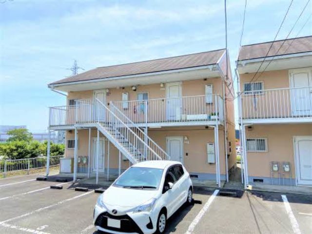 【富士宮市田中町のアパートの駐車場】