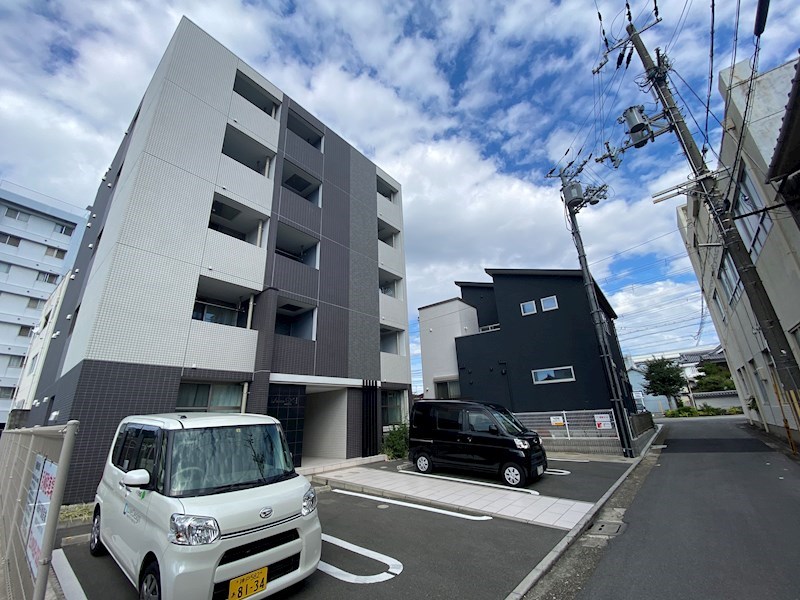 姫路市下寺町のマンションの建物外観