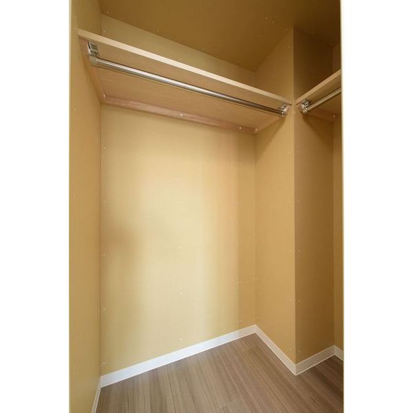 収納　収納力のあるウォークインクローゼットです！