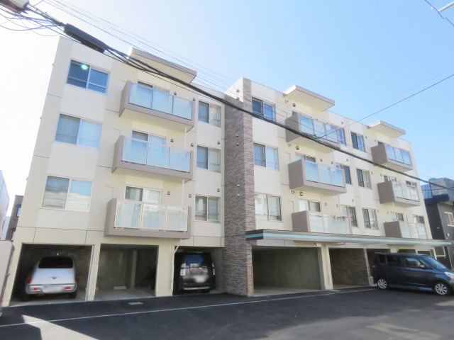 建物外観　☆地下鉄東豊線【学園前駅】まで徒歩4分！