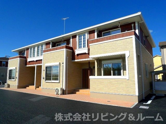 【香取市小見川のアパートの建物外観】