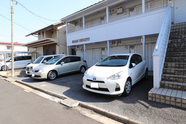 【アーバンハイツの駐車場】