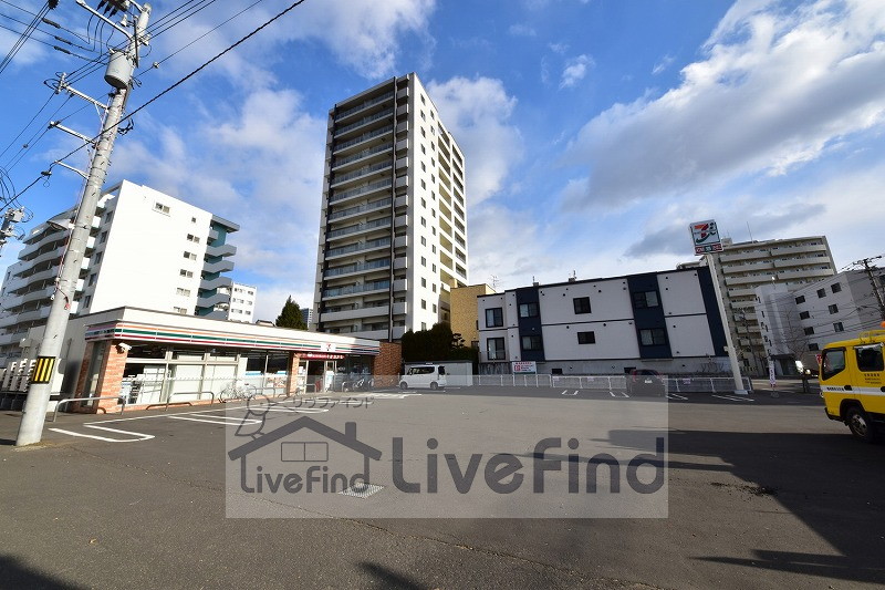 【札幌市中央区大通東のマンションのコンビニ】