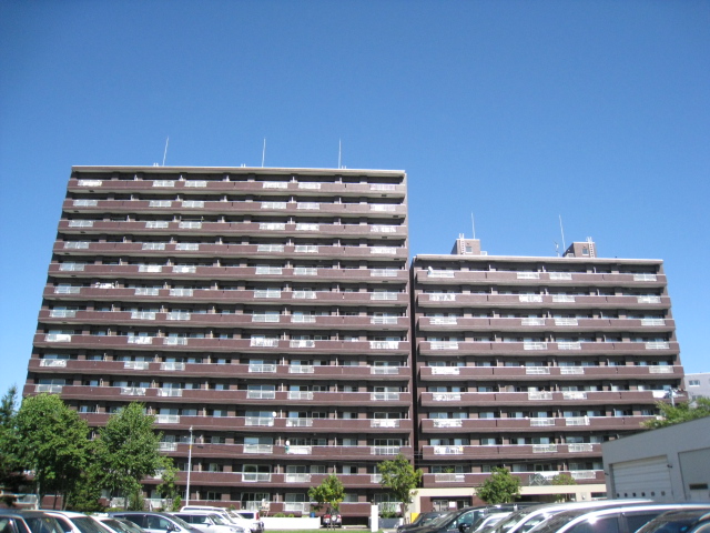 【カーサ新札幌の駐車場】