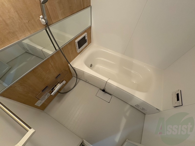 バス・シャワールーム　お風呂になります。一日の疲れを癒してくださいね。