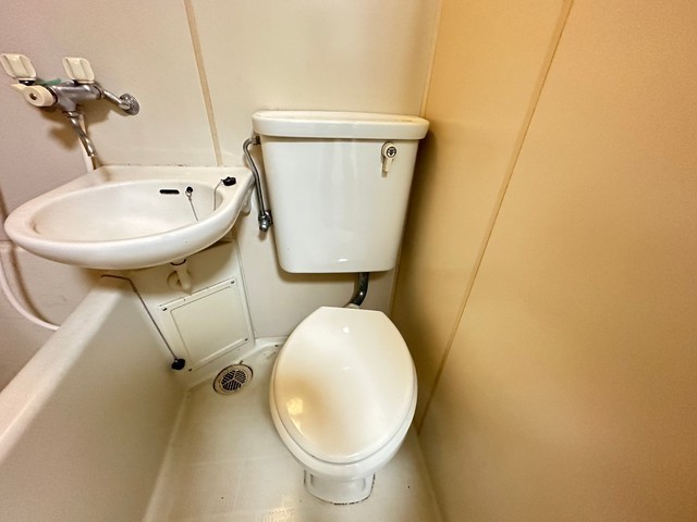 トイレ　※他部屋の写真です。現況優先。