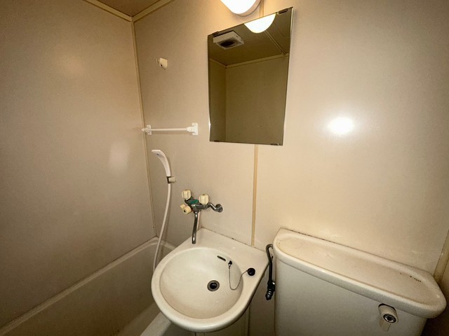 洗面設備　※他部屋の写真です。現況優先。
