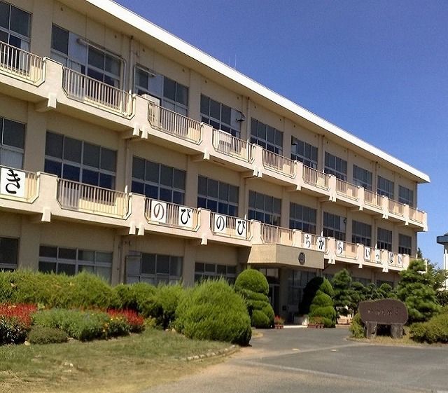 小学校　白須賀小学校（小学校）まで1300m