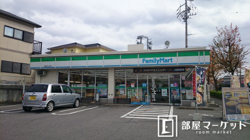 コンビニ　ファミリーマート豊田前山町店（コンビニ）まで44m