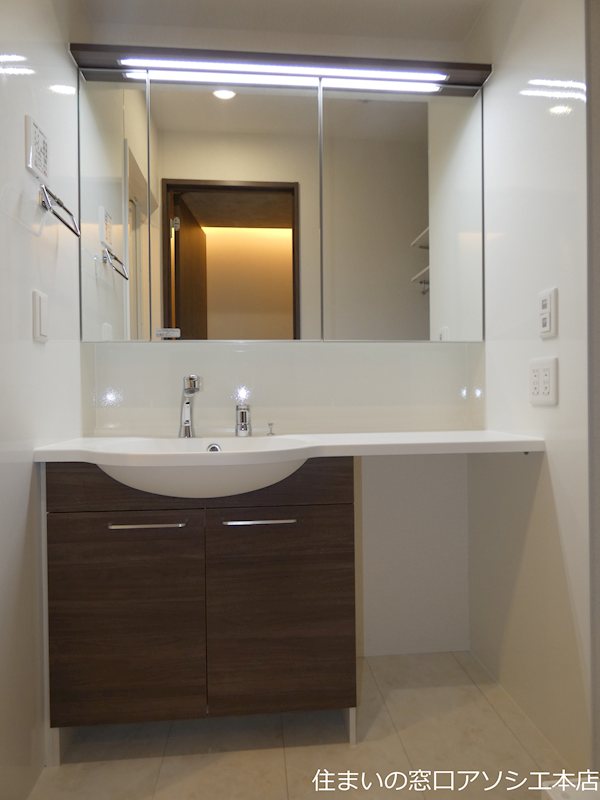 洗面設備　シャンプードレッサー